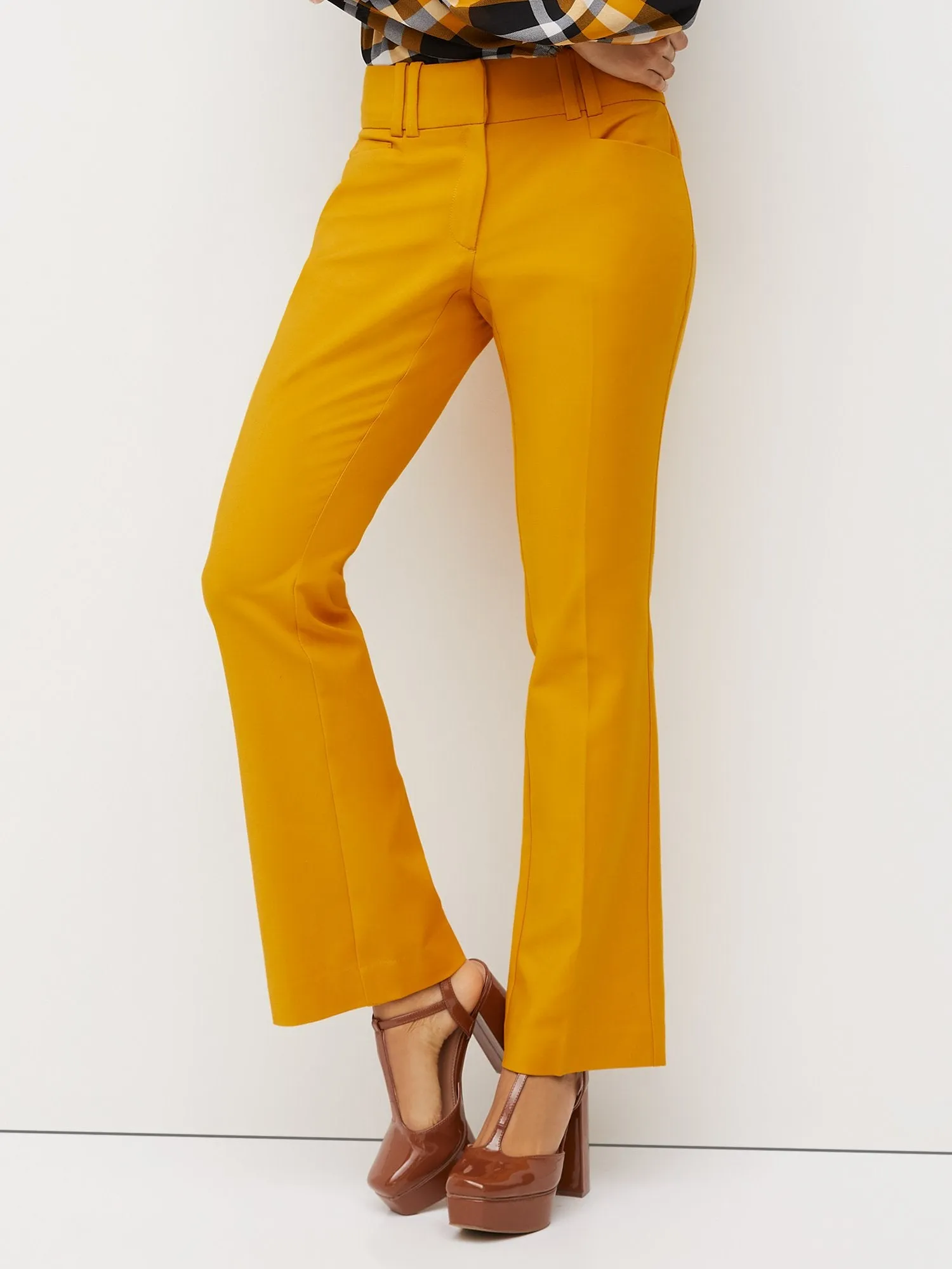 Petite Mid-Rise Modern-Fit Bootcut Pant - All Season Stretch