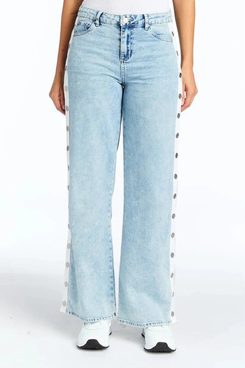 Snap Me Up Wide Leg - Light Indigo