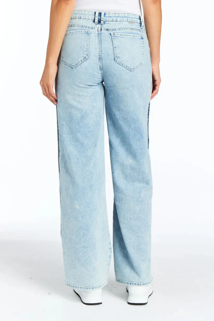 Snap Me Up Wide Leg - Light Indigo