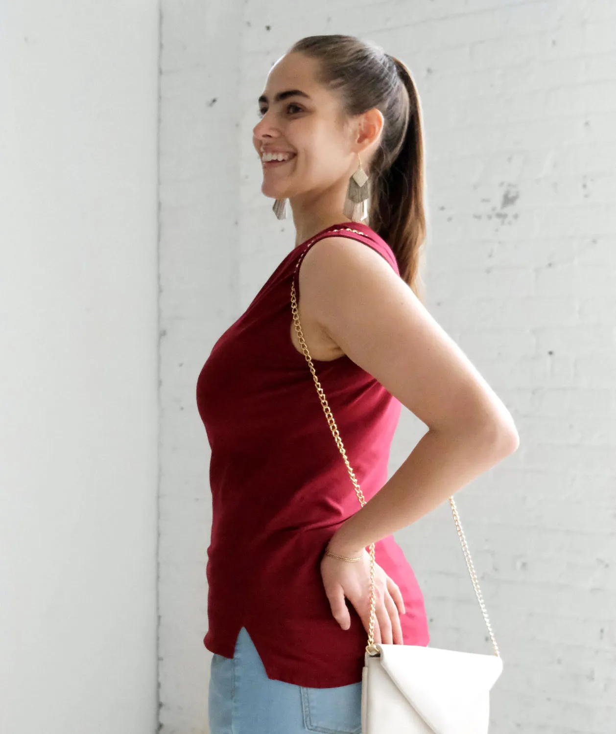 VIDA tank in Scarlet Red